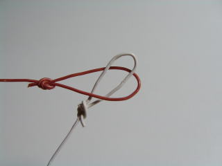 釣り糸の結び方−チチワで糸同士を結ぶ手順�A